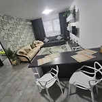 Summer Crib Mamaia-sat Apartman