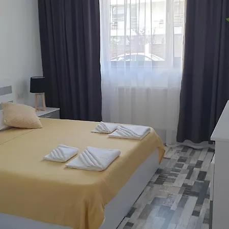 Summer Crib Mamaia-sat Apartment