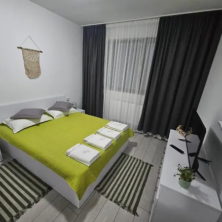 Summer Crib Mamaia-sat *