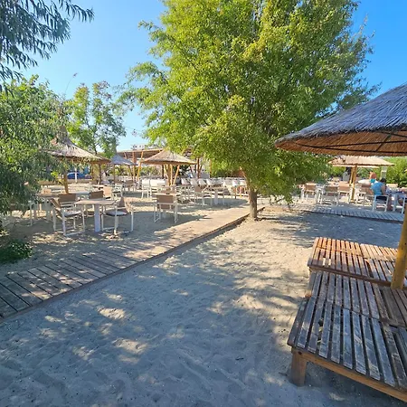 Summer Crib Mamaia-sat Apartment Navodari