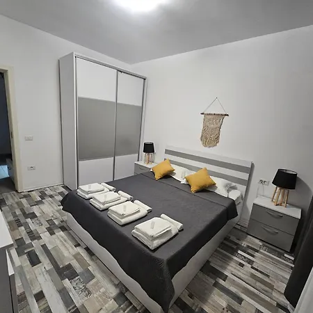 Apartment Summer Crib Mamaia-sat *