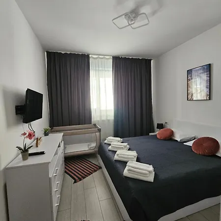 Summer Crib Mamaia-sat *