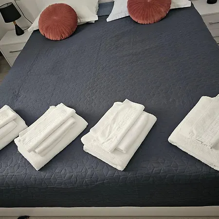 Apartment Summer Crib Mamaia-sat