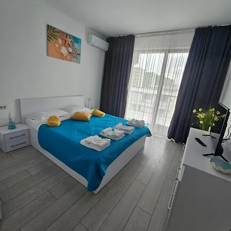 Summer Crib Mamaia-sat