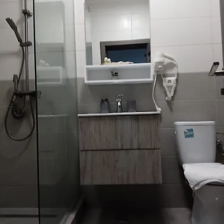 Summer Crib Mamaia-sat Apartment